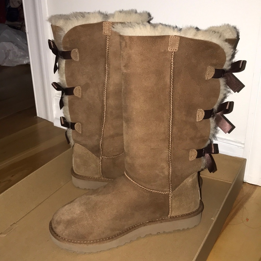 Tall Bailey Bow Uggs - Picture 2 of 8